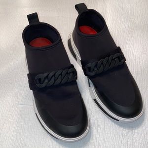 Fitflop Heda Chain slip on sneakers size 9